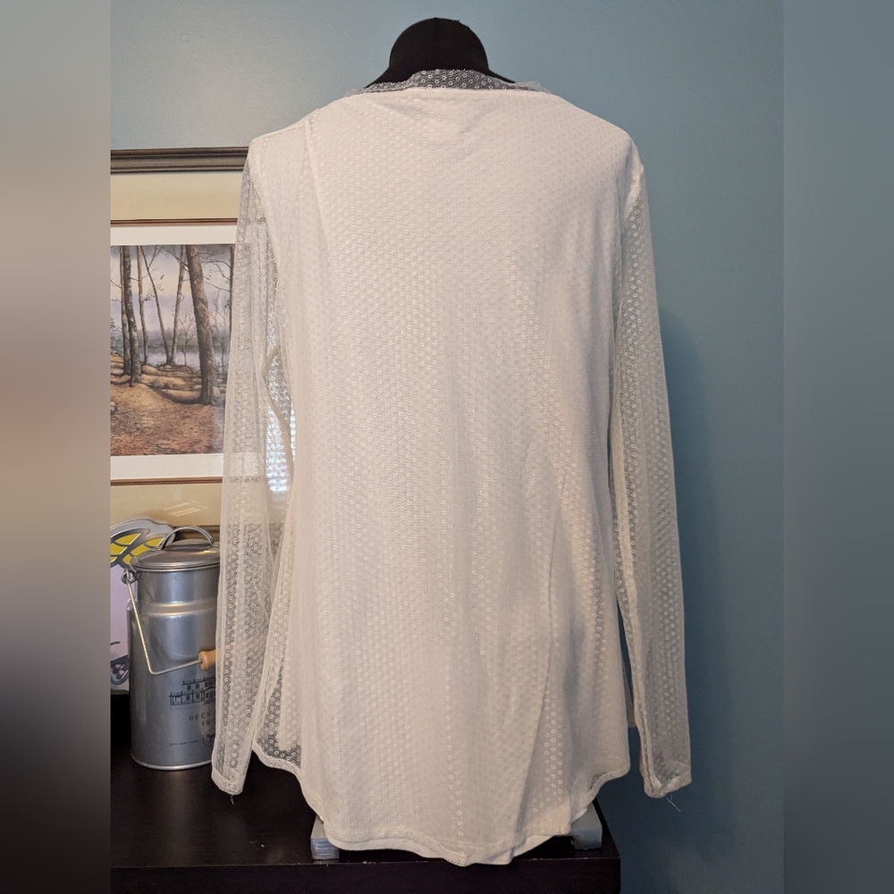 Sundance floral lace top, sheer sleeves, size large, winter white - Picture 3 of 8
